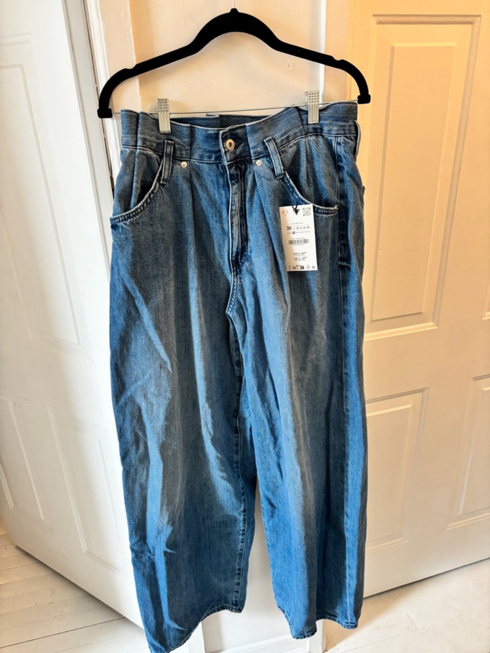 Zara Relaxed High-Rise Denim Trousers in Blue